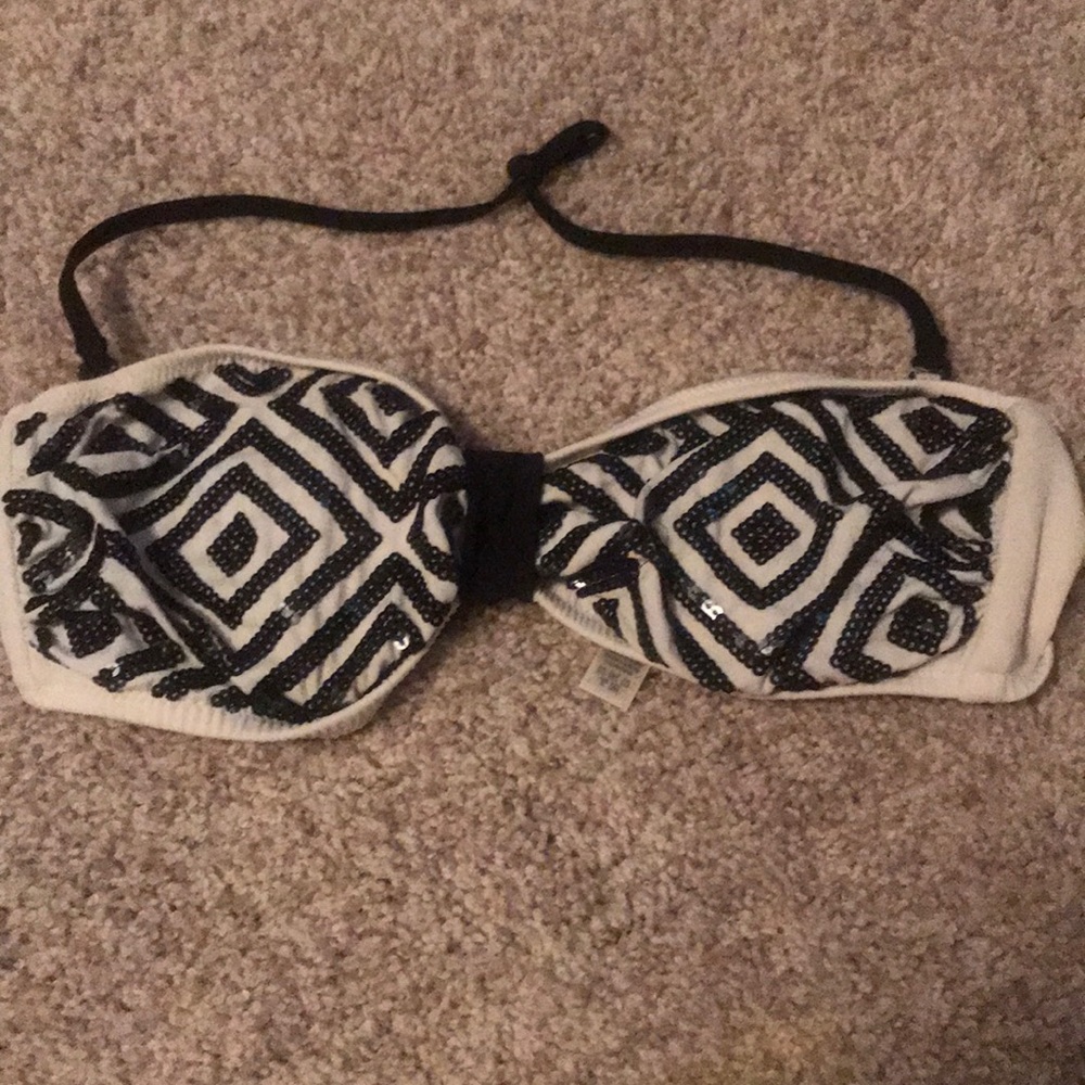 Victoria’s Secret PINK strapless bikini